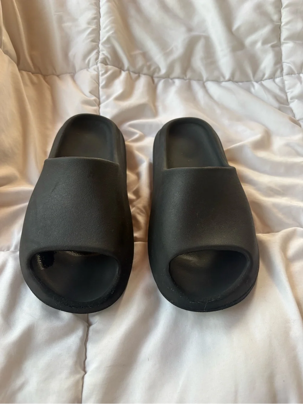 Black Yeezy Slides